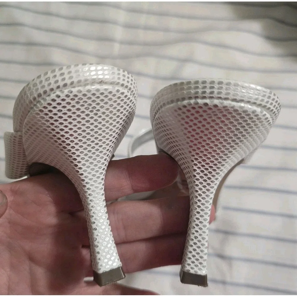 Unisa Women's White Silver Uncamia Kitten‎ Heel Pump Stiletto Sandals - 8M